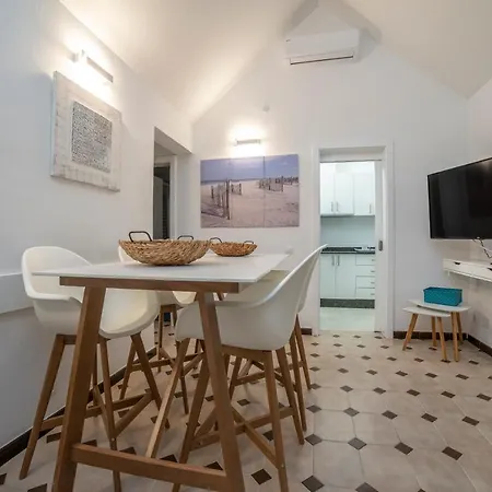Holiday home Bungalow Los Melocotones 4p Jardin Piscina By Lightbooking *